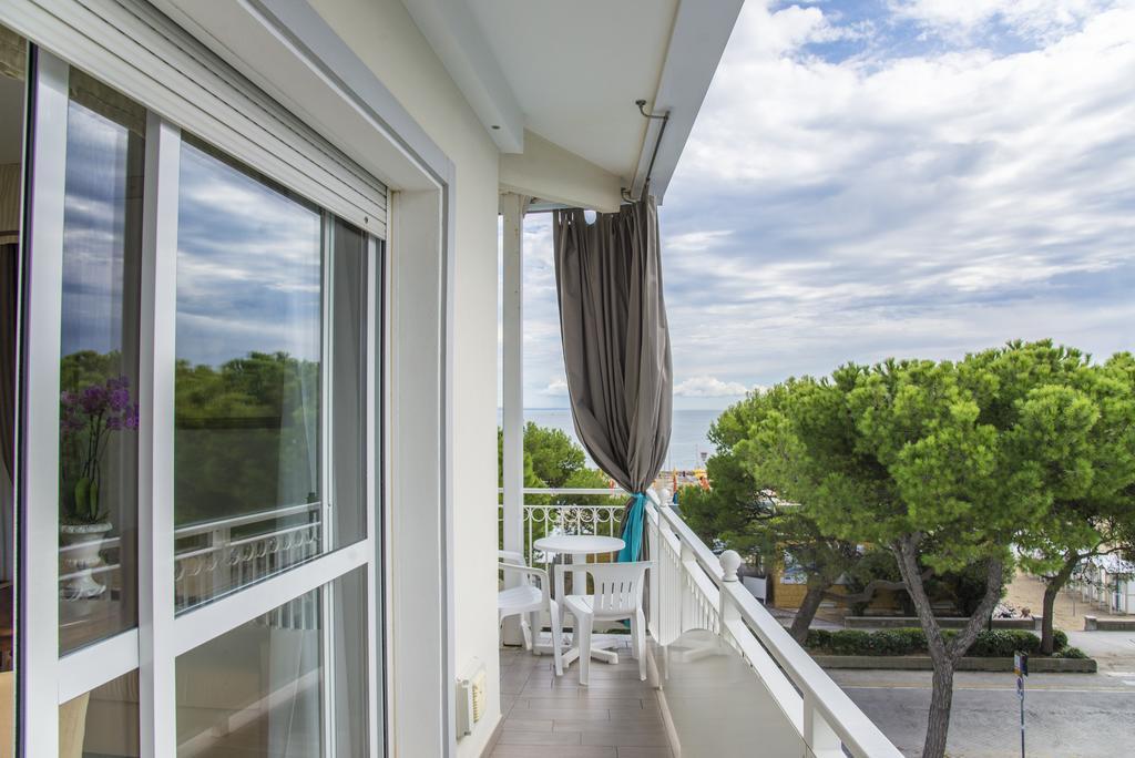 Hotel Miramare Lignano Sabbiadoro Exterior photo