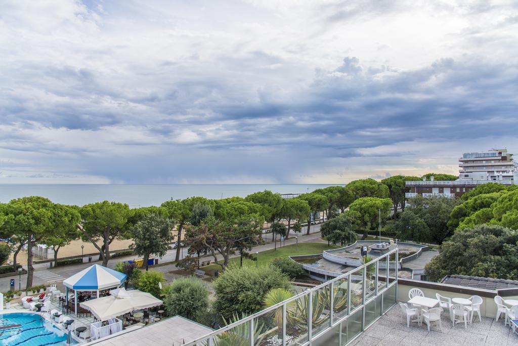 Hotel Miramare Lignano Sabbiadoro Exterior photo