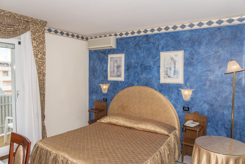 Hotel Miramare Lignano Sabbiadoro Exterior photo