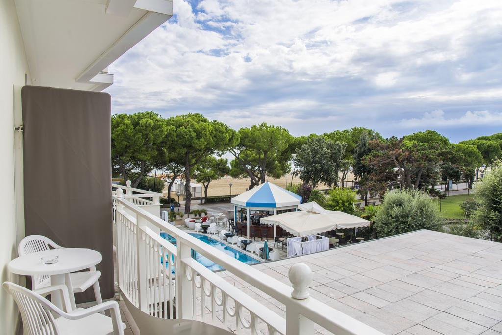 Hotel Miramare Lignano Sabbiadoro Exterior photo