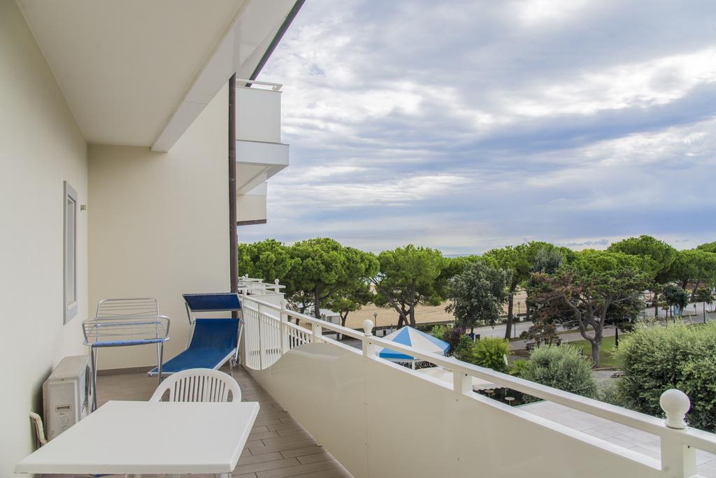 Hotel Miramare Lignano Sabbiadoro Exterior photo