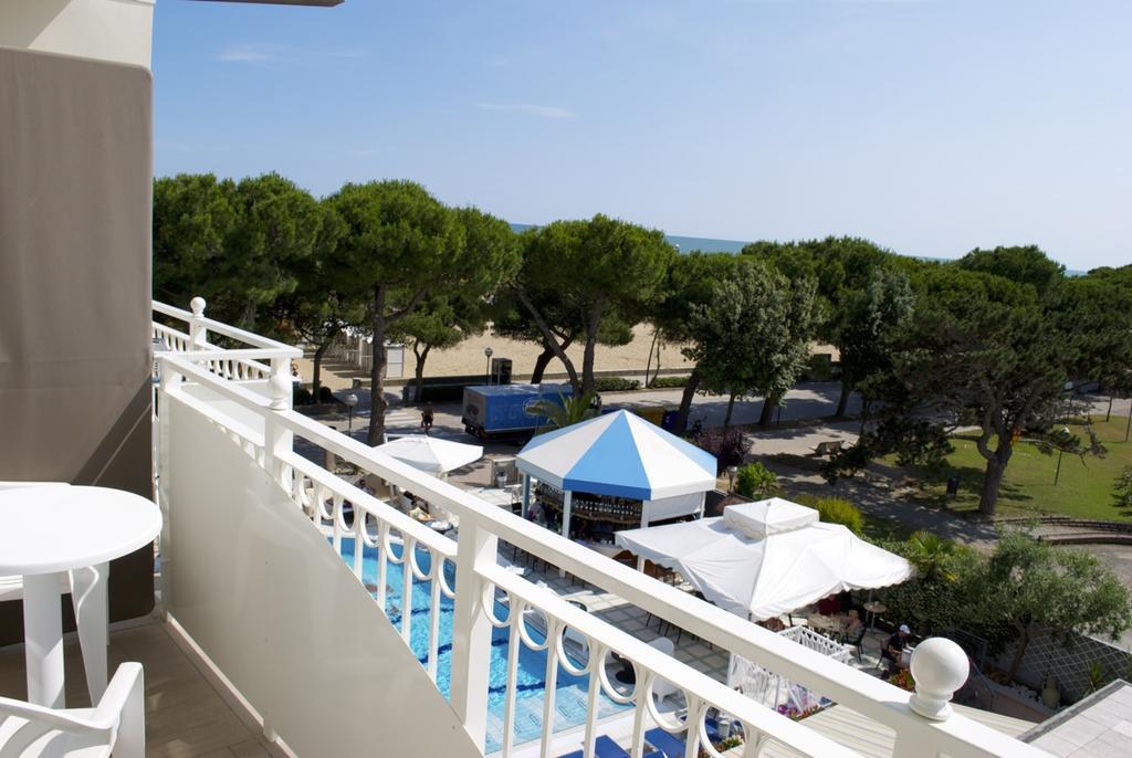 Hotel Miramare Lignano Sabbiadoro Exterior photo
