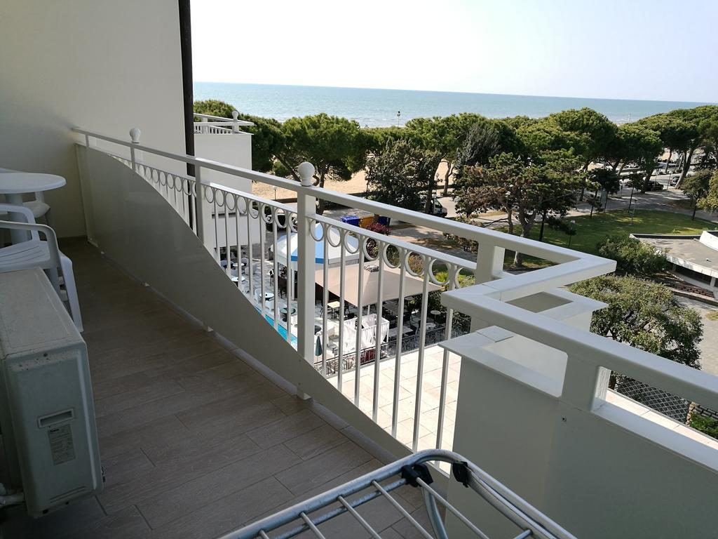 Hotel Miramare Lignano Sabbiadoro Exterior photo